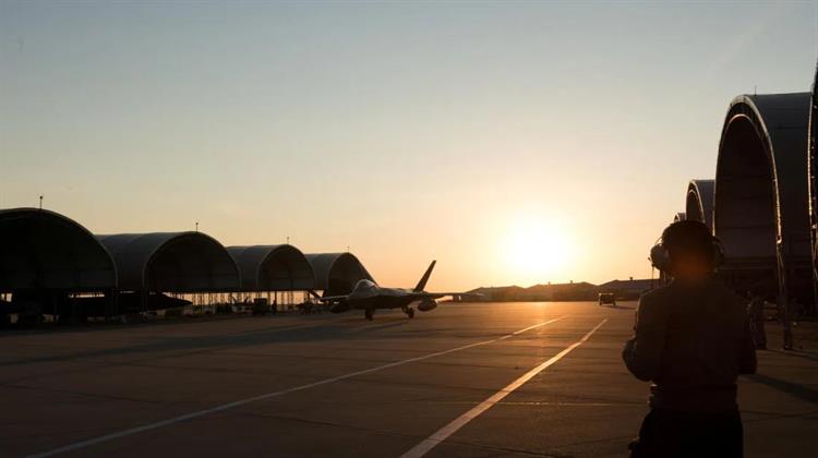 Κατάρ: Αποχωρεί το Προσωπικό από την Αμερικανική Στρατιωτική Βάση